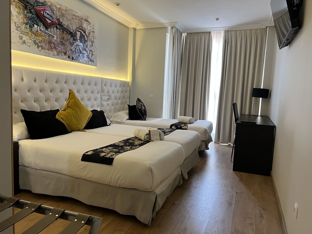 Hotel Suites Feria 18