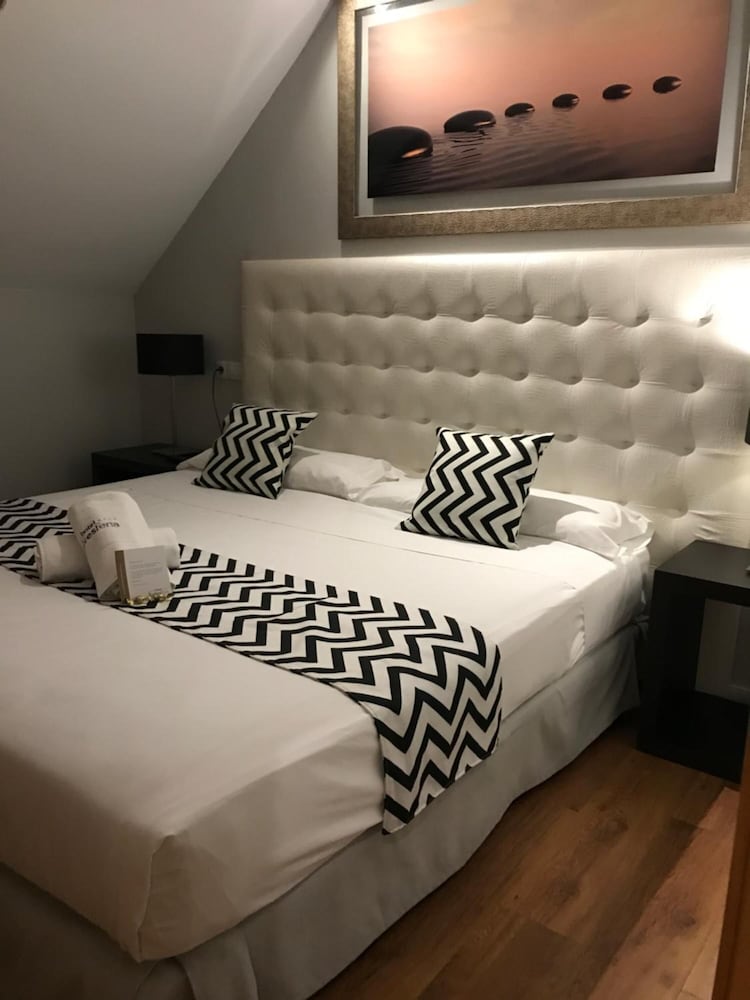 Hotel Suites Feria 6