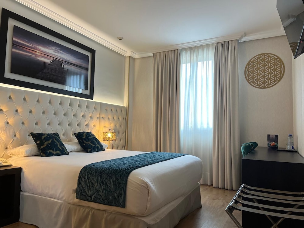 Hotel Suites Feria 19