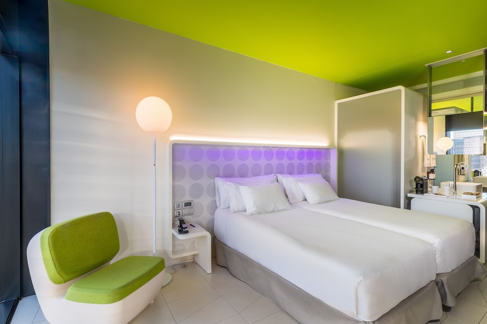 Barceló Raval 18