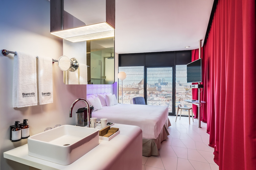 Barceló Raval 8