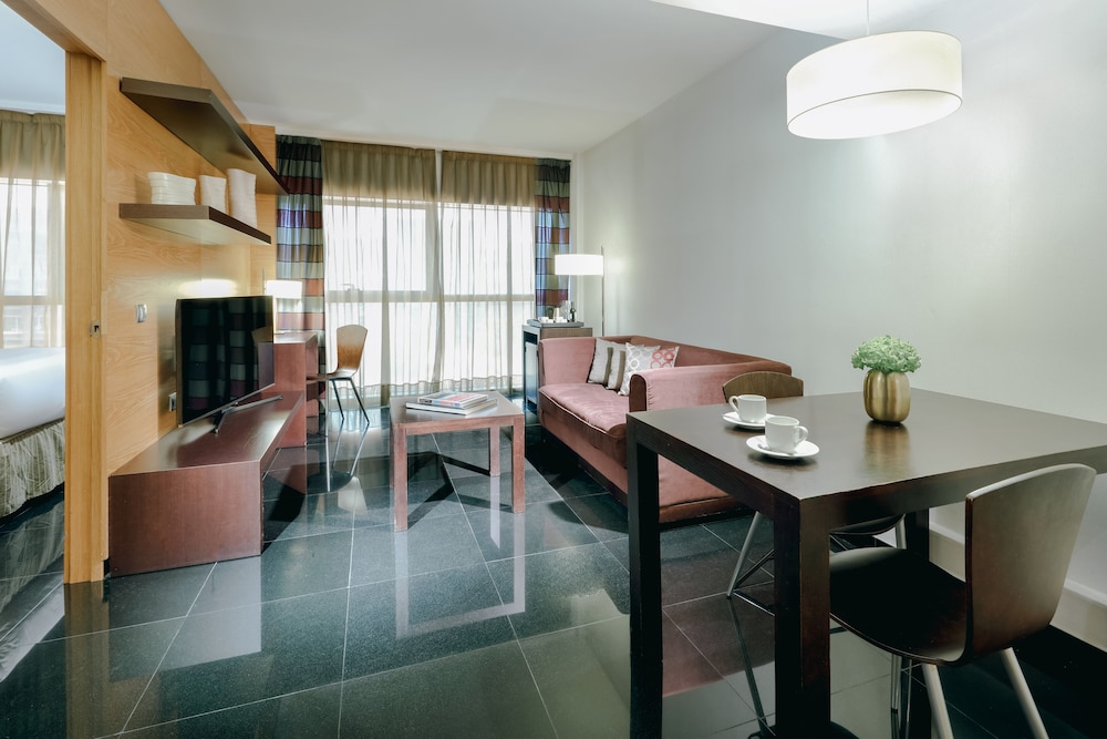 Apartamentos Hesperia Barcelona Fira 6