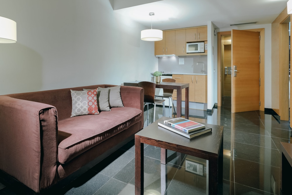 Apartamentos Hesperia Barcelona Fira 21