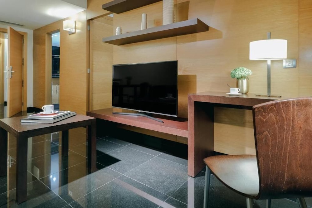 Apartamentos Hesperia Barcelona Fira 10