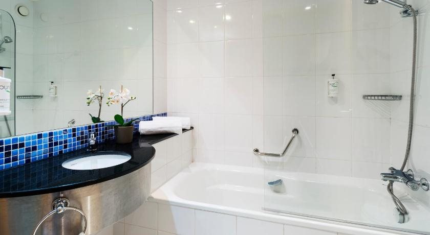 B&B HOTEL Girona 3 2