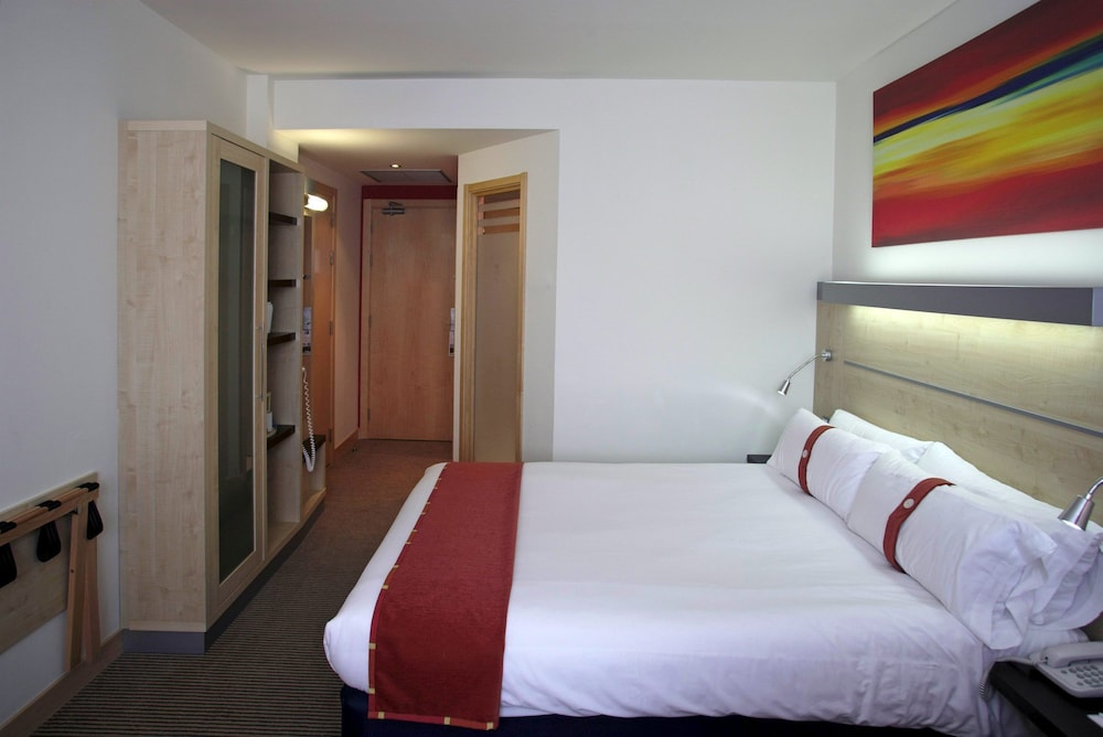 Holiday Inn Express Barcelona - City 22@ 13
