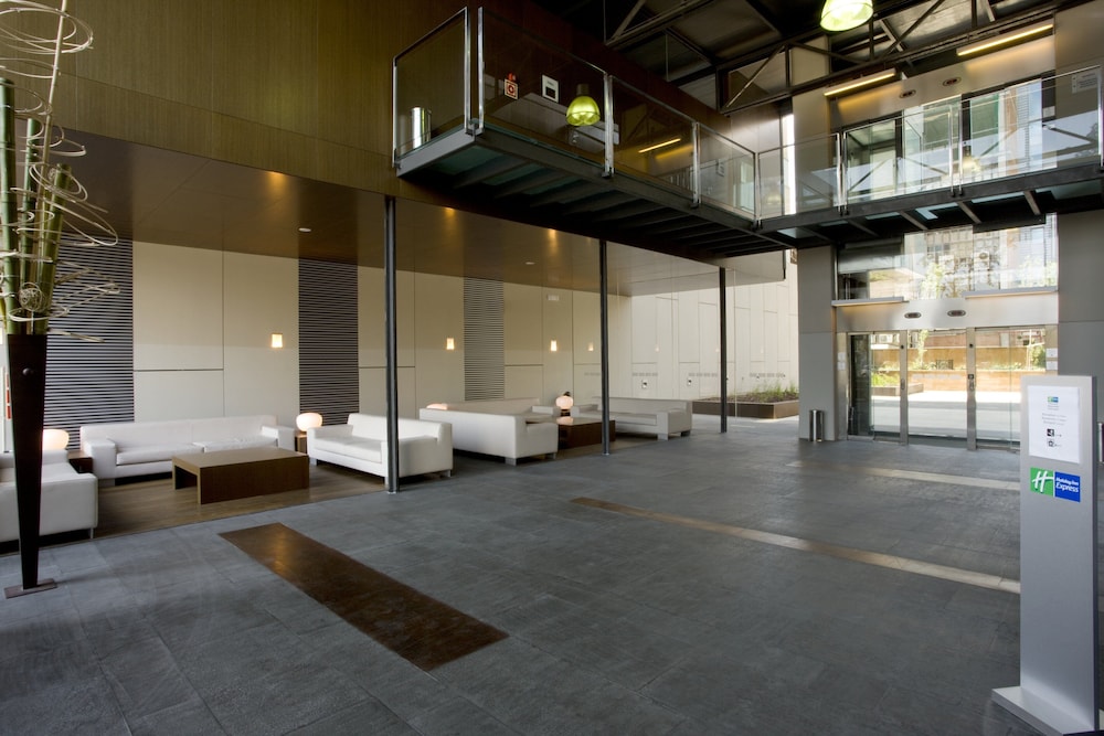 Holiday Inn Express Barcelona - City 22@ 3