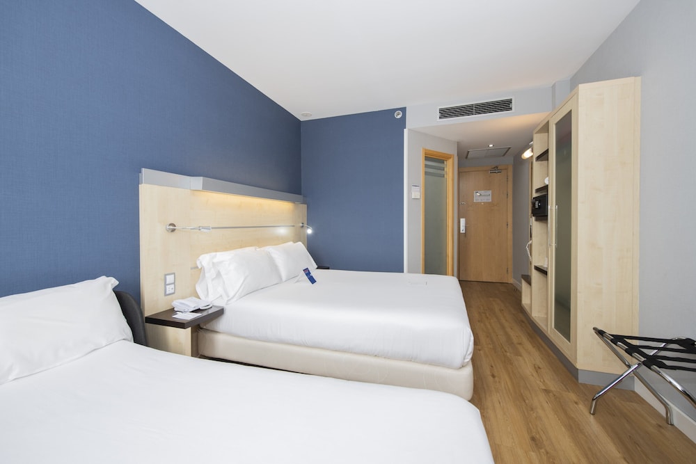 Holiday Inn Express Barcelona - City 22@ 18