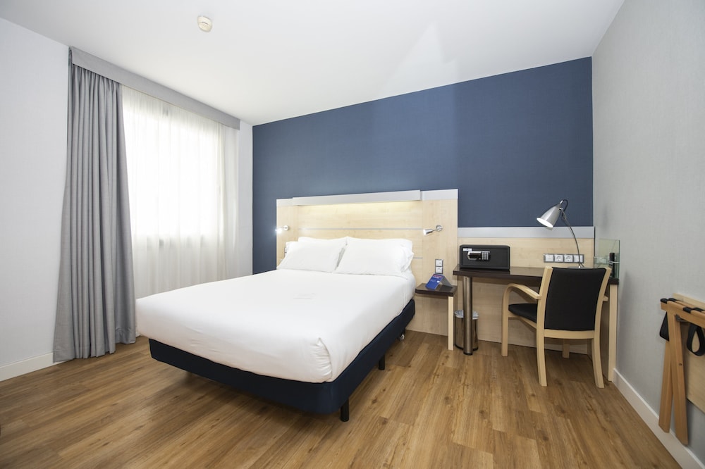 Holiday Inn Express Barcelona - City 22@ 19