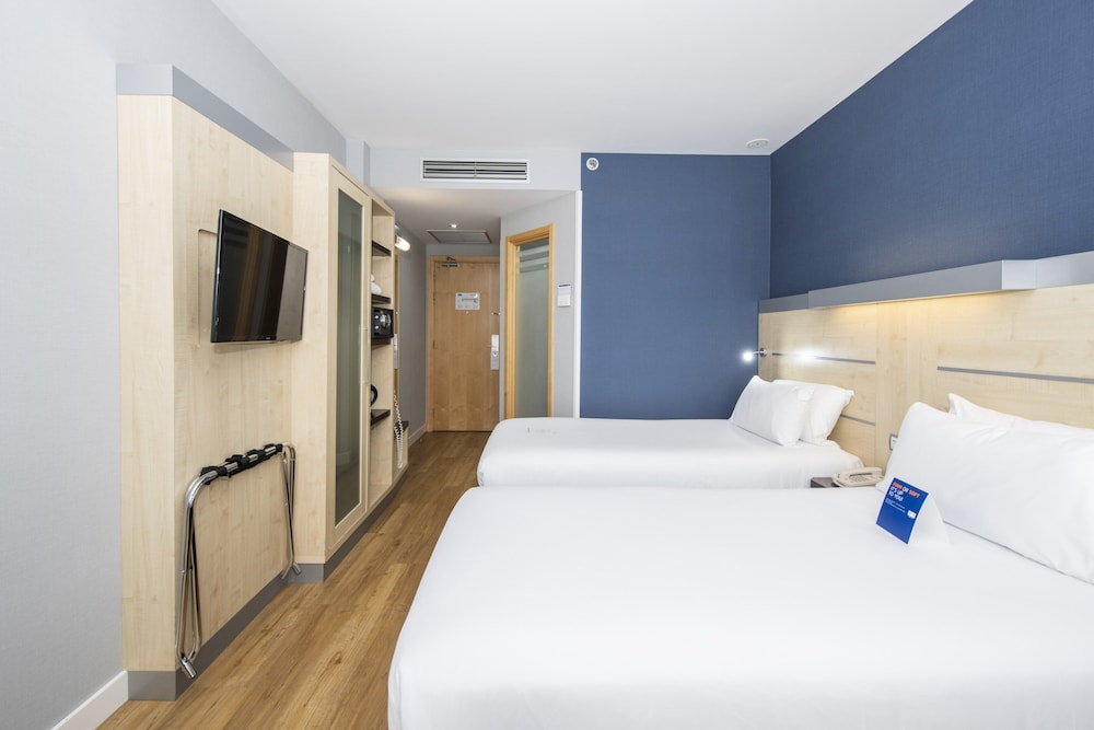 Holiday Inn Express Barcelona - City 22@ 22