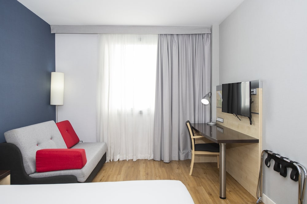 Holiday Inn Express Barcelona - City 22@ 24