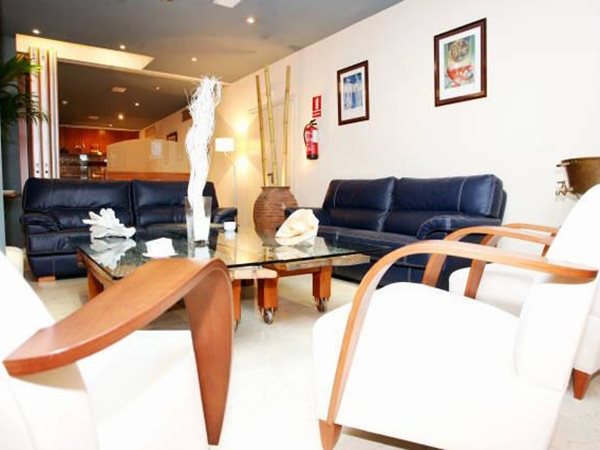 Hotel Calasanz 13