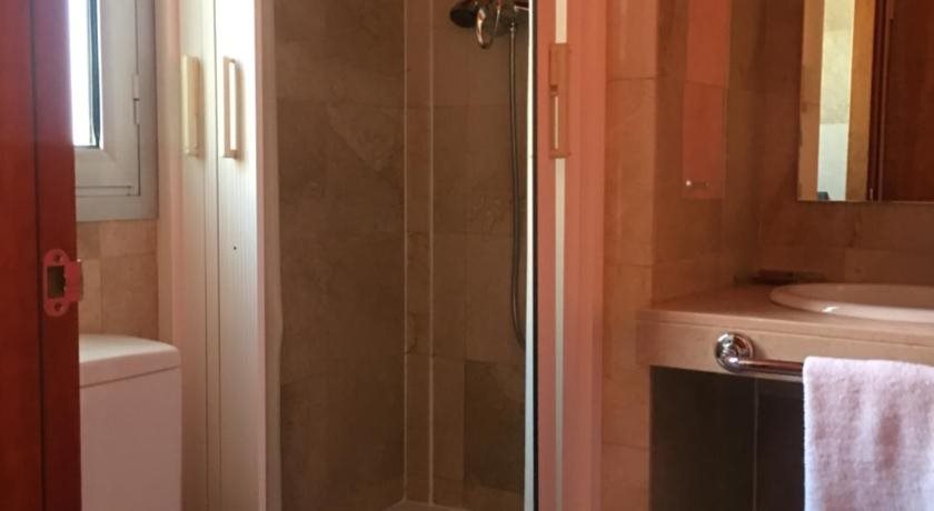 Hotel Calasanz 23