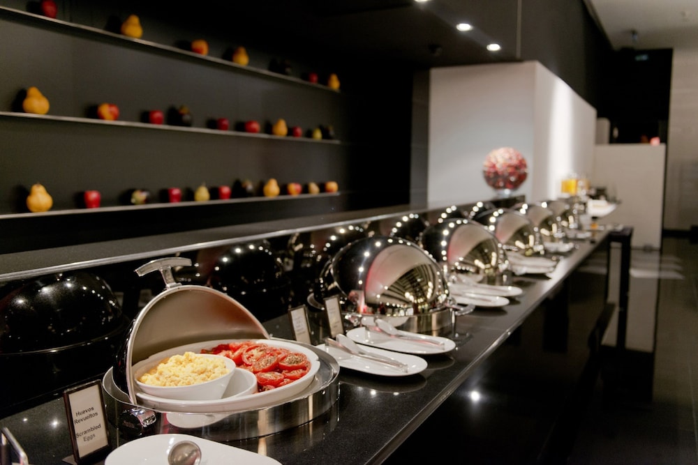 Hilton Madrid Airport 22