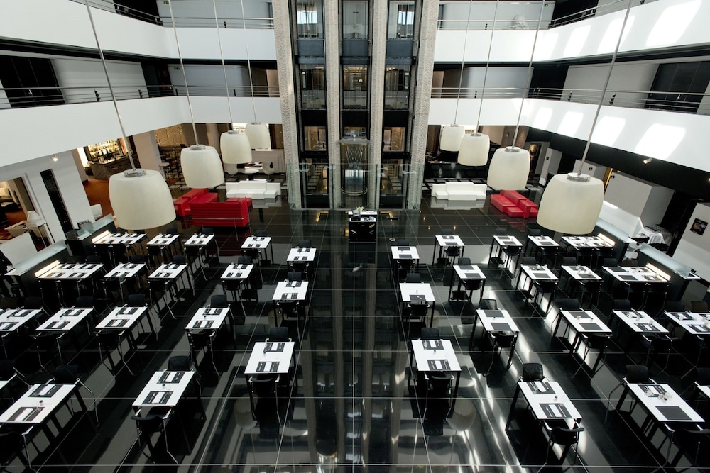Hilton Madrid Airport 12