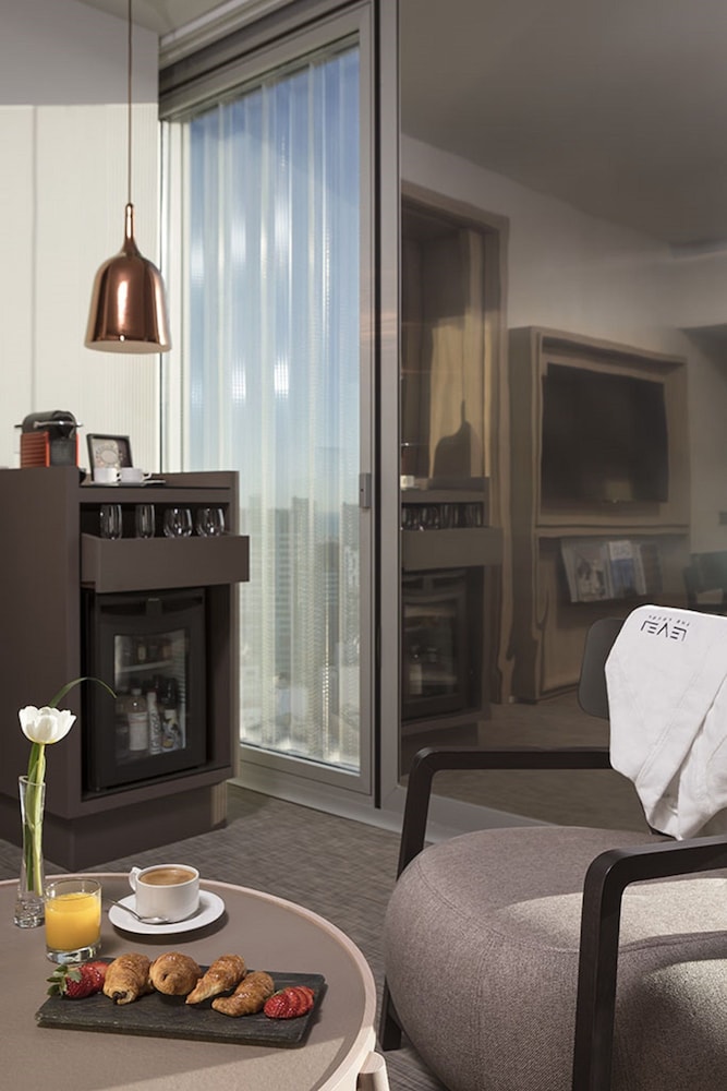 Meliá Barcelona Sky 9