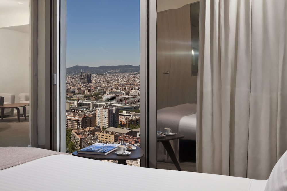 Meliá Barcelona Sky 14