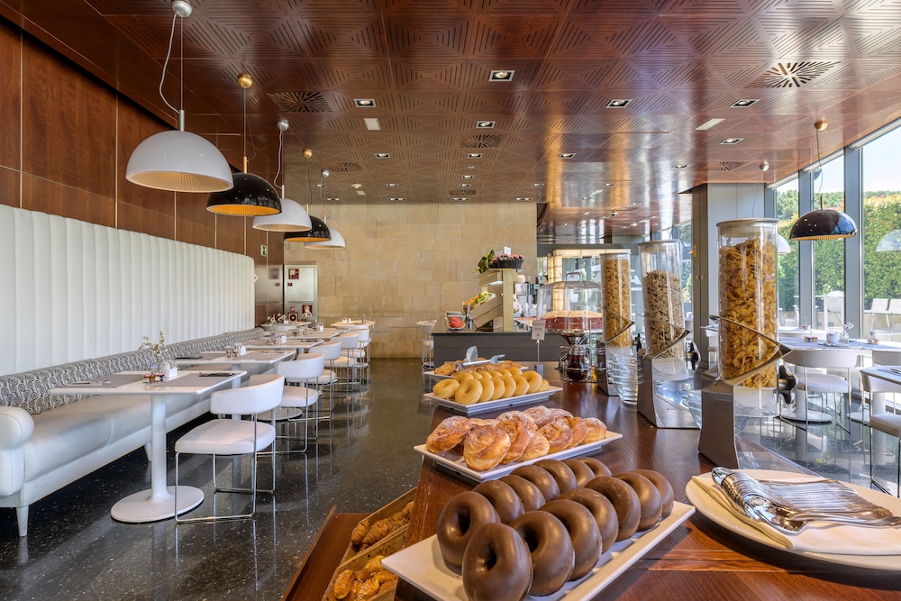 Hotel Maydrit 23