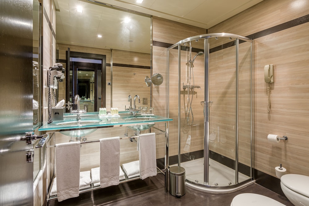 Hotel Maydrit 16