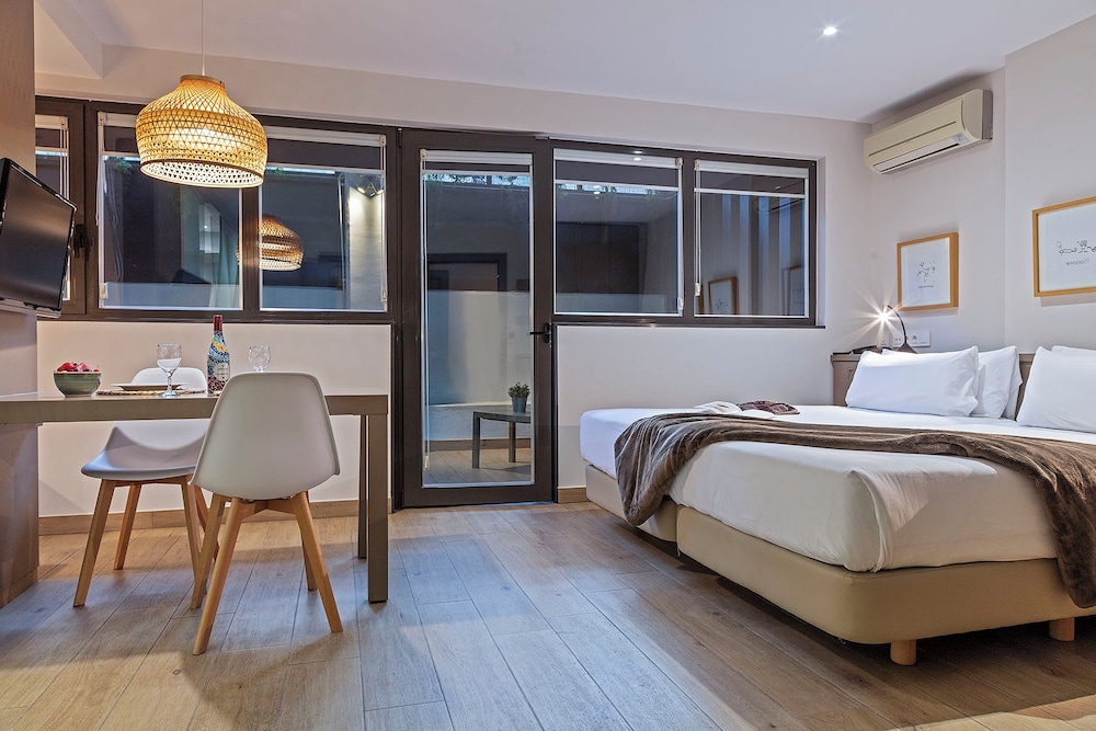 Aparthotel BCN Montjuic 24