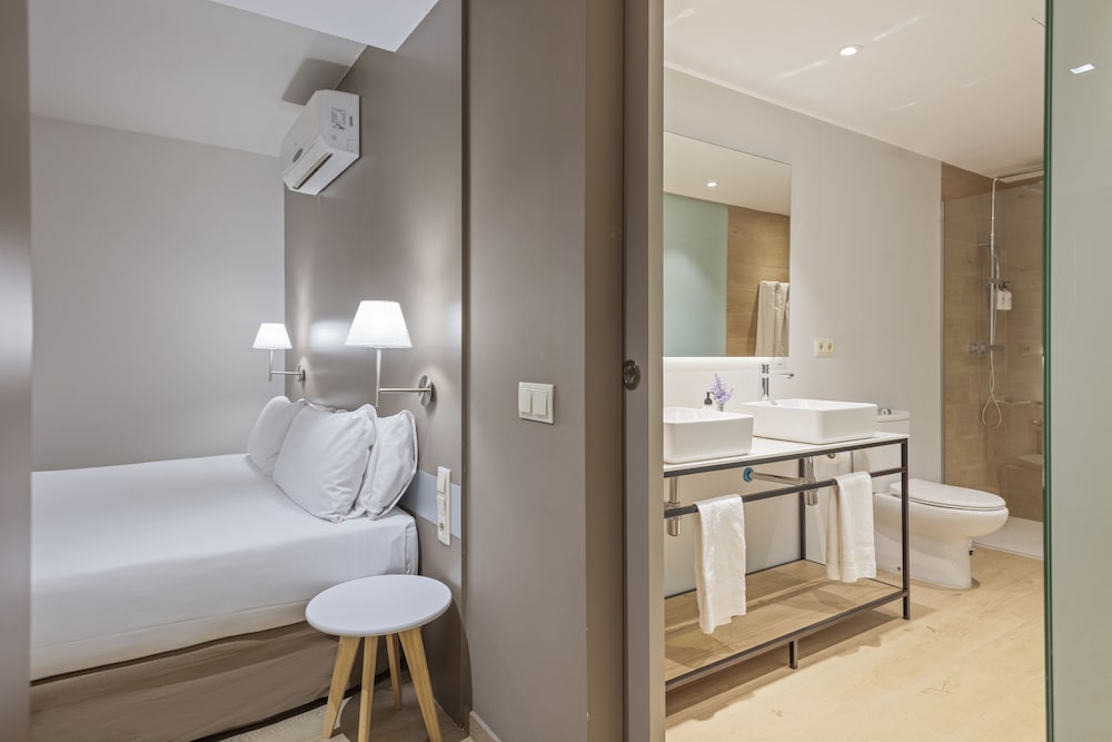 Aparthotel BCN Montjuic 21