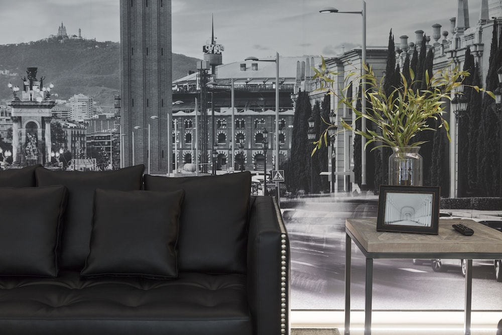 Aparthotel BCN Montjuic 5