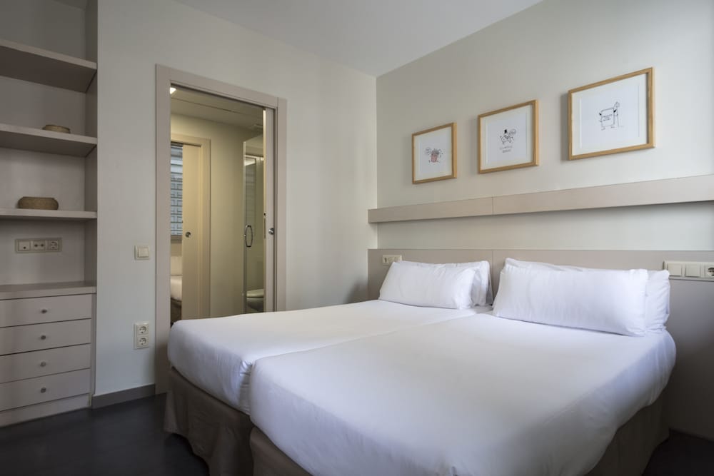 Aparthotel BCN Montjuic 11