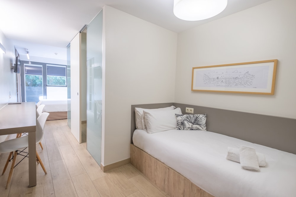 Aparthotel BCN Montjuic 13