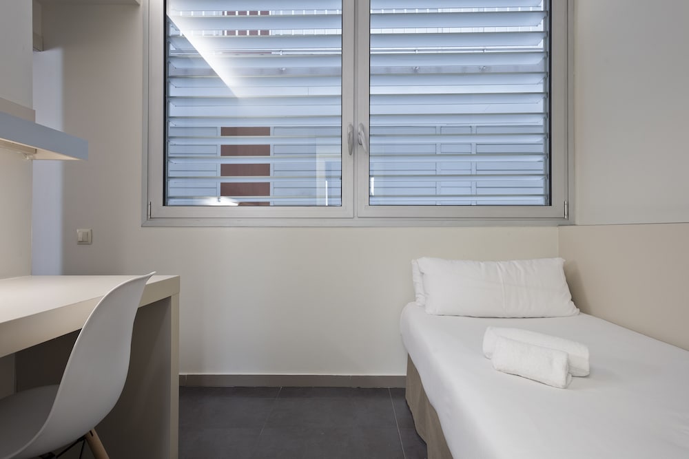 Aparthotel BCN Montjuic 10