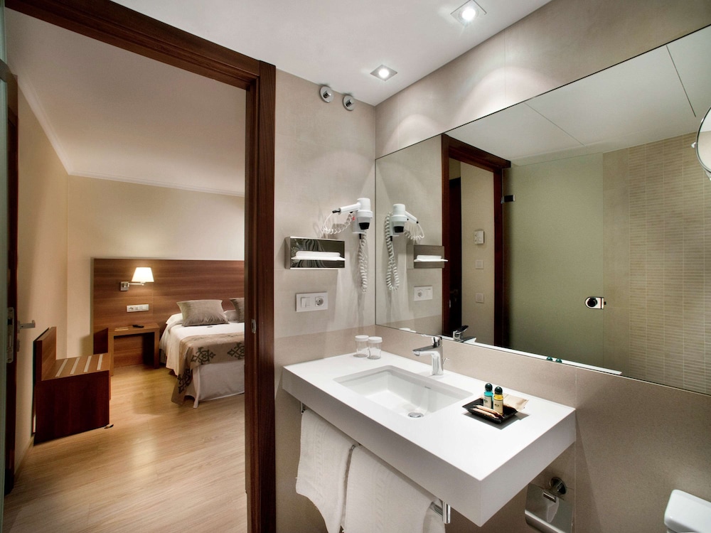 ibis Styles Figueres Ronda 10
