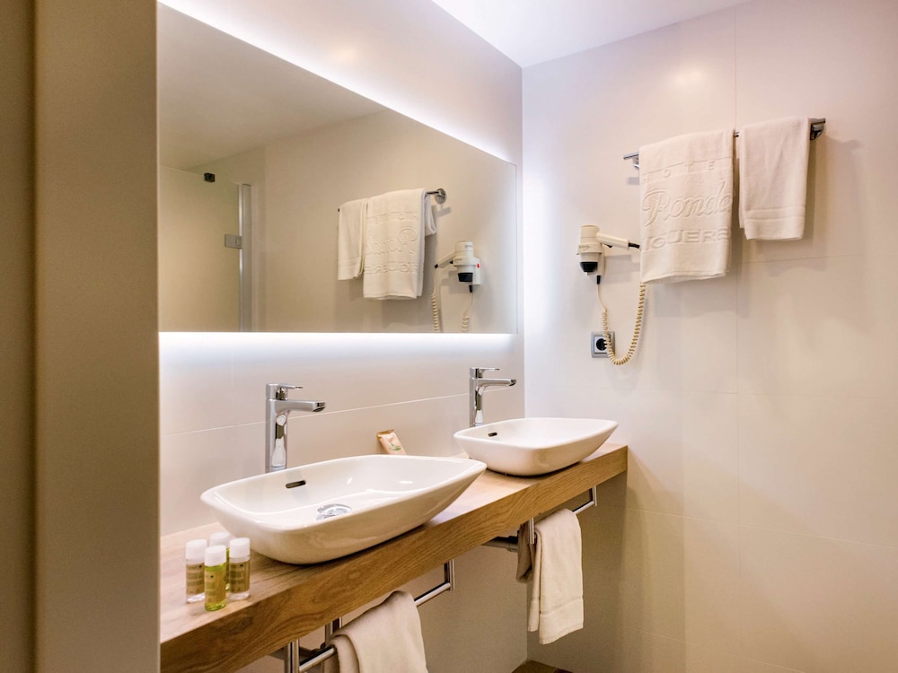 ibis Styles Figueres Ronda 24