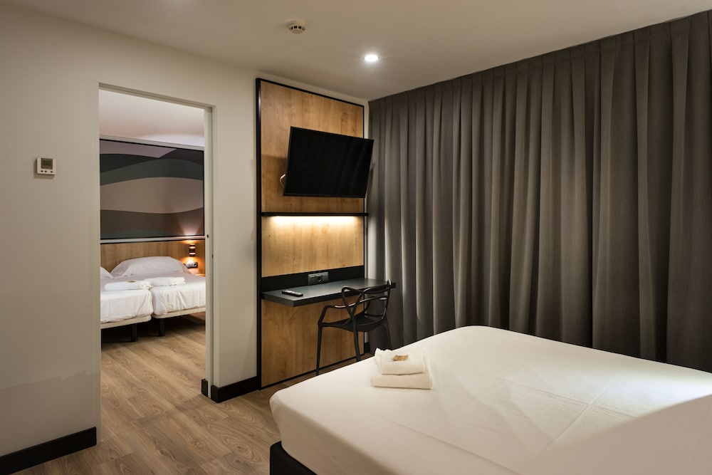 ibis Styles Figueres Ronda 18