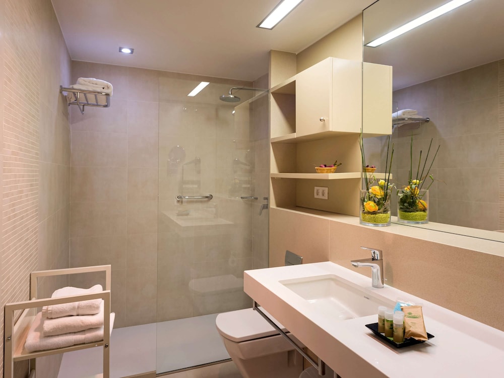 ibis Styles Figueres Ronda 23