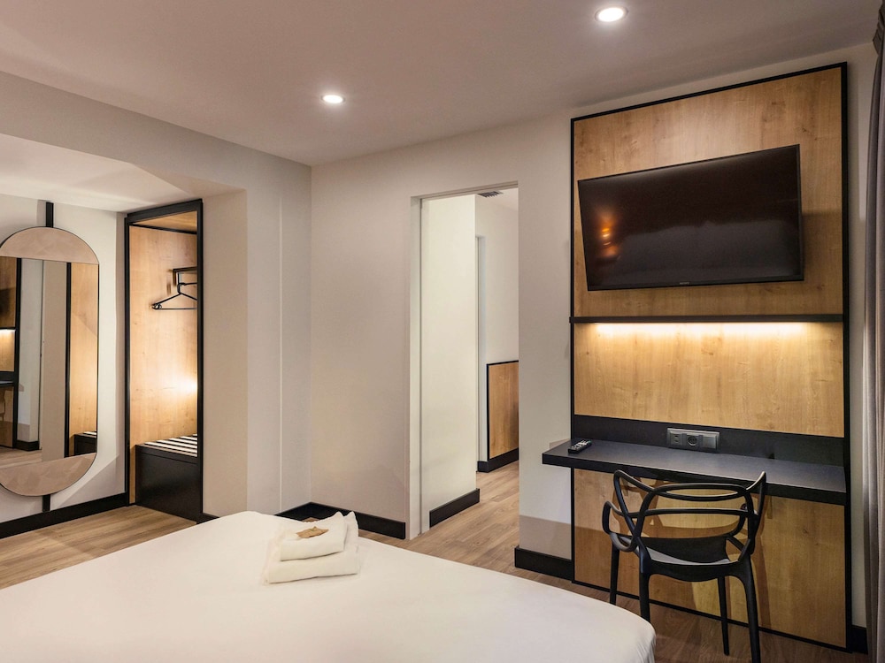 ibis Styles Figueres Ronda 21