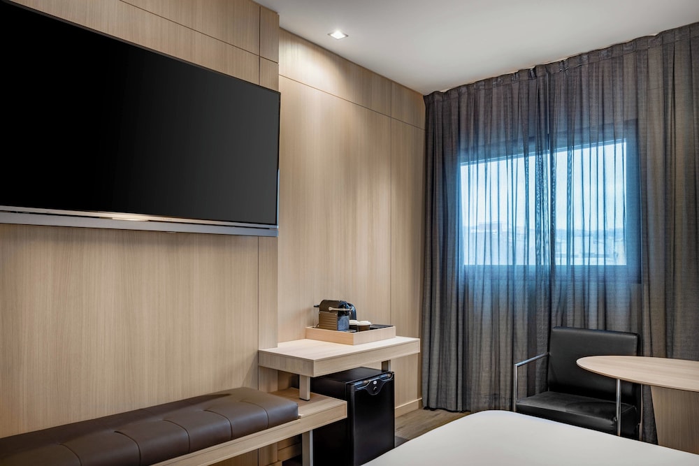 AC Hotel Sants 18