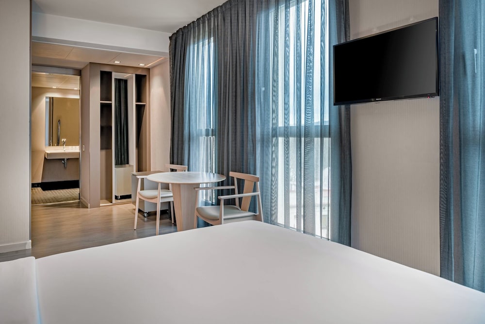 AC Hotel Sants 7