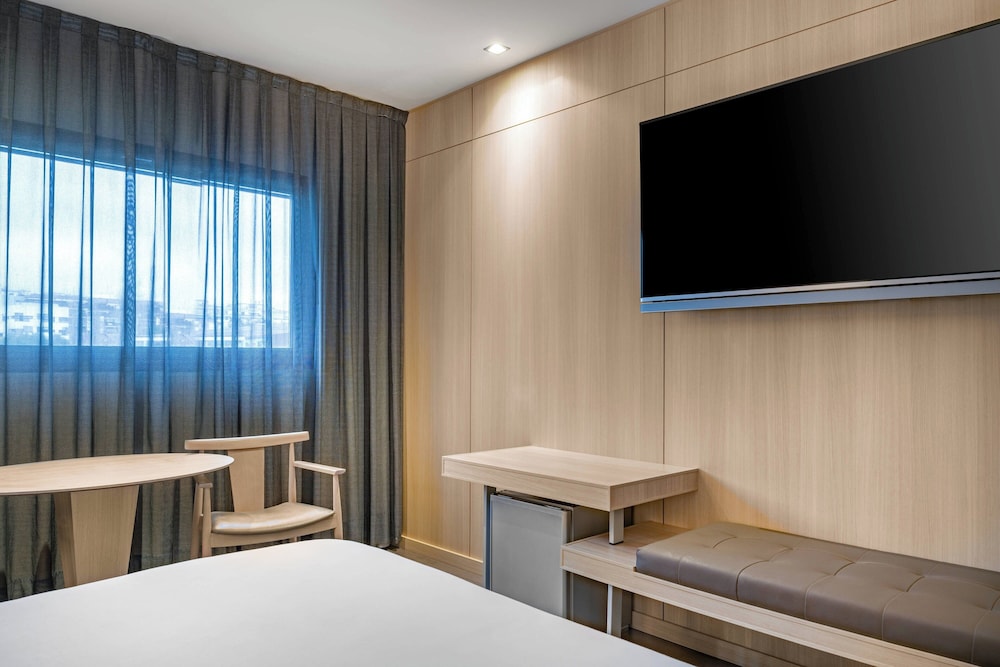 AC Hotel Sants 13