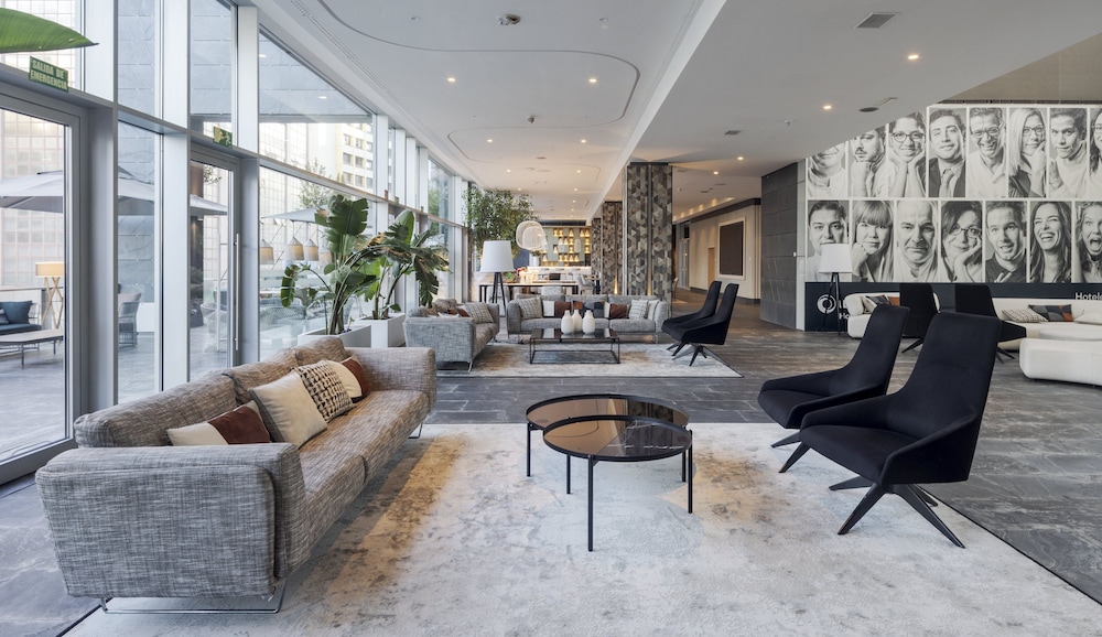 Hotel ILUNION Atrium 9