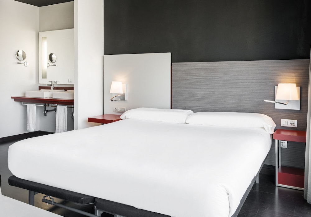Hotel ILUNION Atrium 15