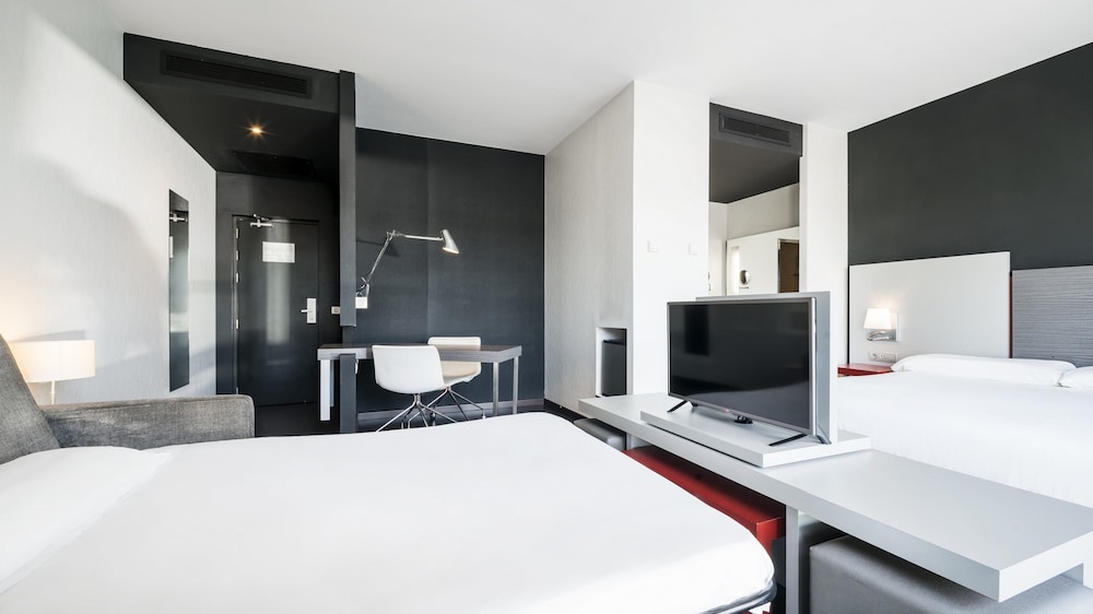 Hotel ILUNION Atrium 14