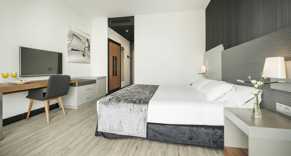 Hotel ILUNION Atrium 16