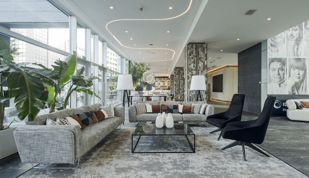 Hotel ILUNION Atrium 8