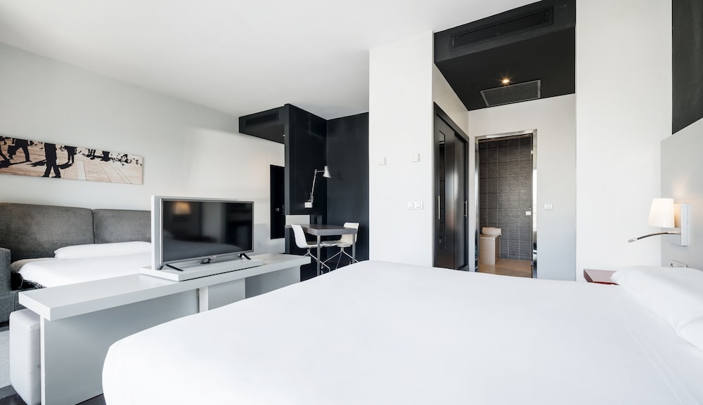 Hotel ILUNION Atrium 13