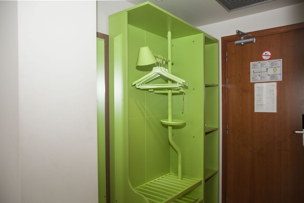Travelodge Barcelona Cornella Fira 3