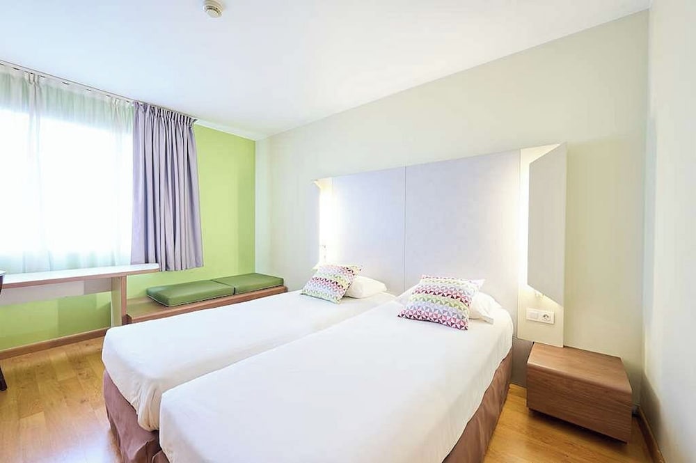 Travelodge Barcelona Cornella Fira 10