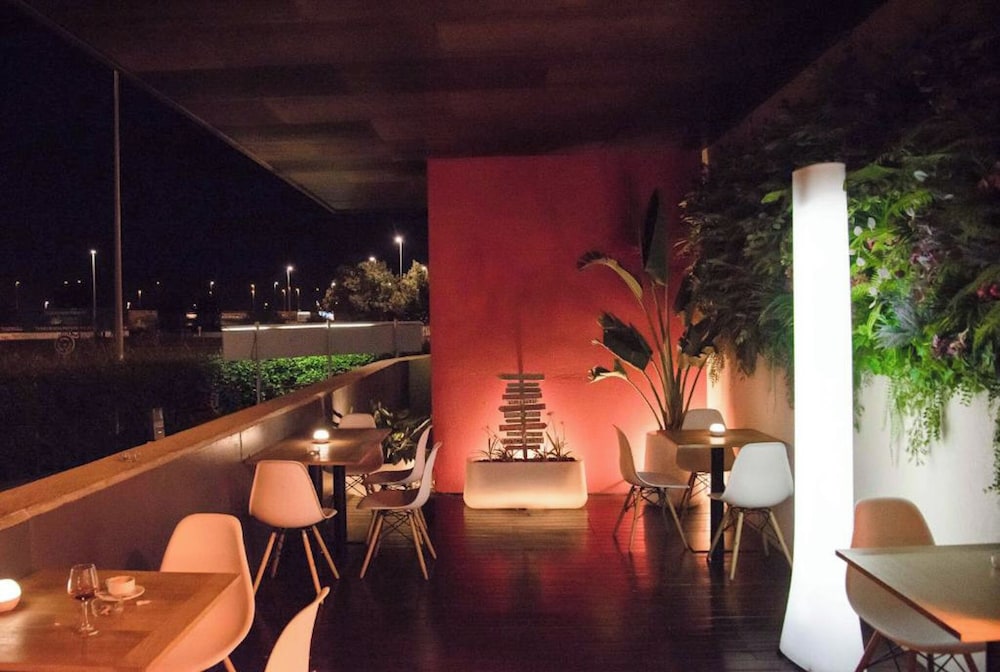 Travelodge Barcelona Cornella Fira 14