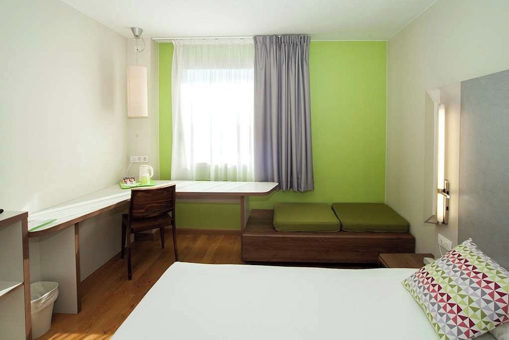 Travelodge Barcelona Cornella Fira 5