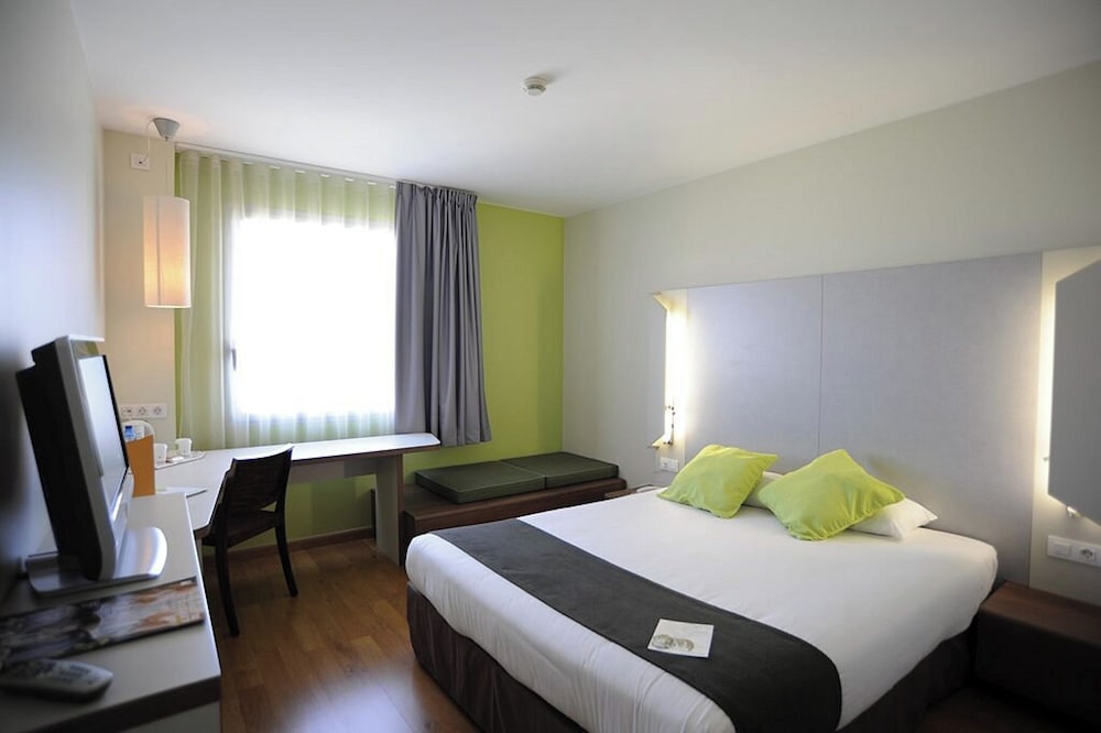 Travelodge Barcelona Cornella Fira 8