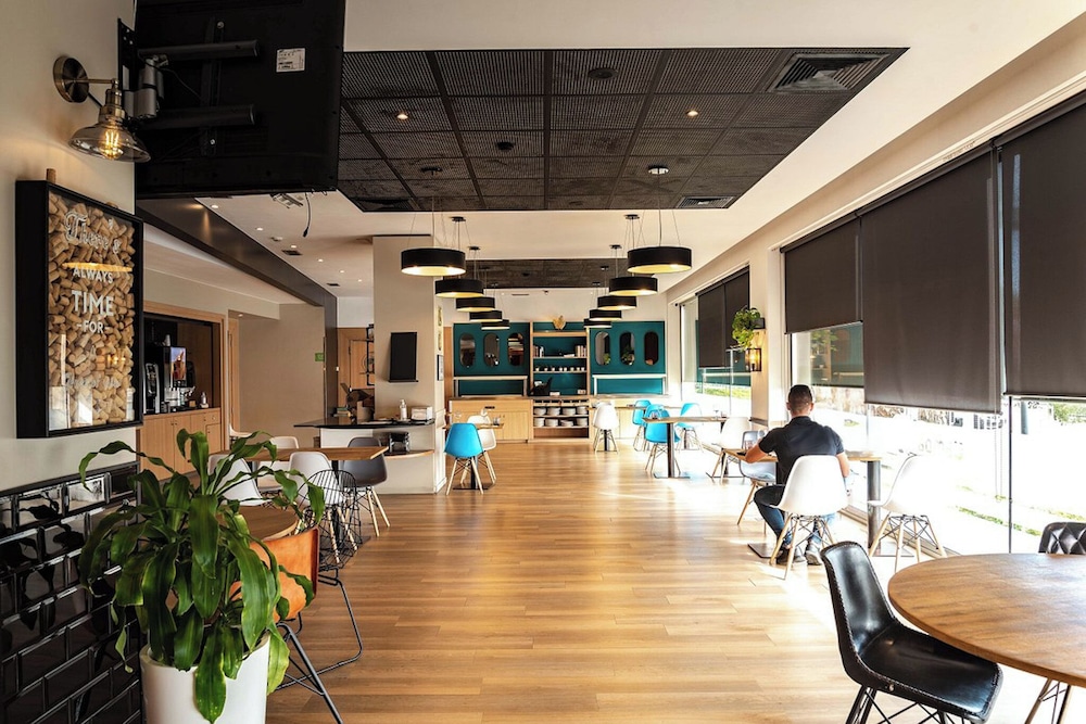 Travelodge Barcelona Cornella Fira 24
