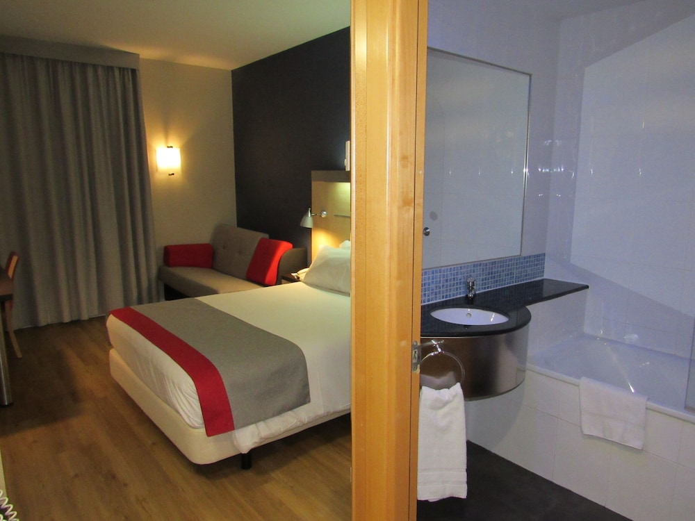 Holiday Inn Express Sant Cugat by IHG 8